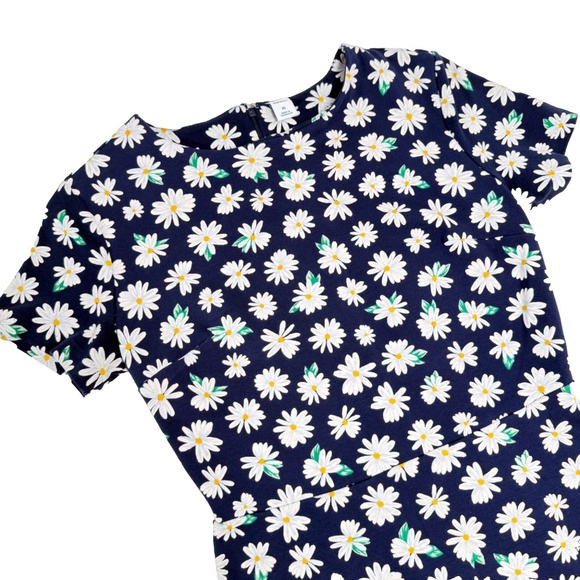Old Navy Daisy Print Mini Dress – Size XS – Floral, Flattering & Effortless 🌼🖤 - Picture 7 of 14